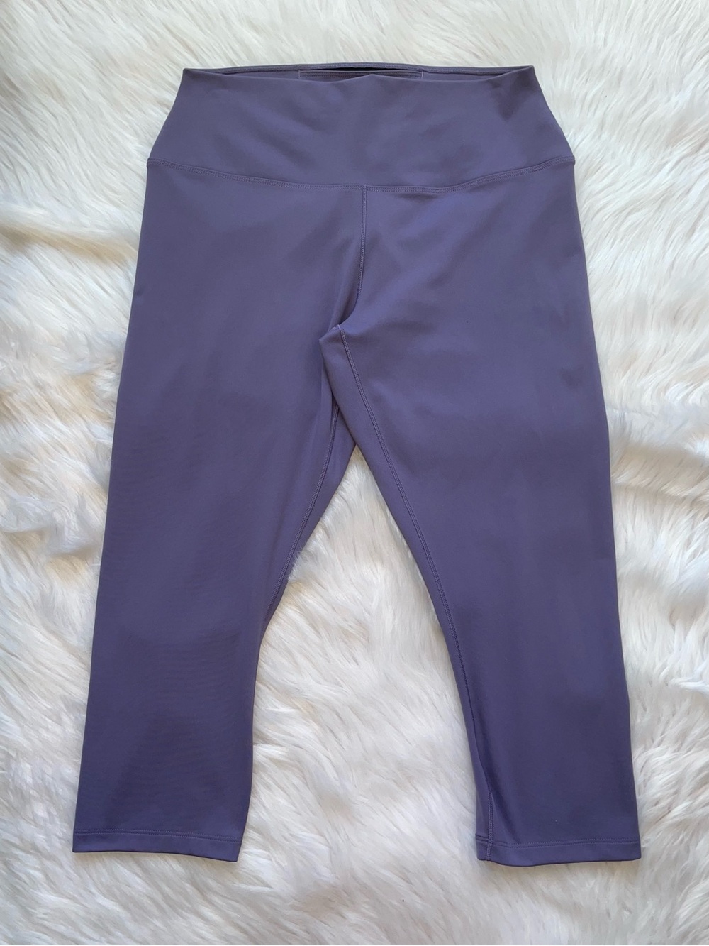 Nike one purple cropped leggings women’s L large dri fit crop activewear legging